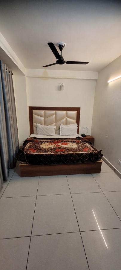 Hotel Snow Country Villa Manali  Bagian luar foto