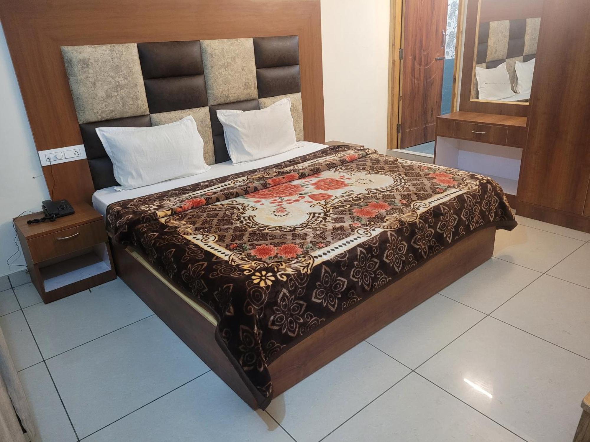 Hotel Snow Country Villa Manali  Bagian luar foto