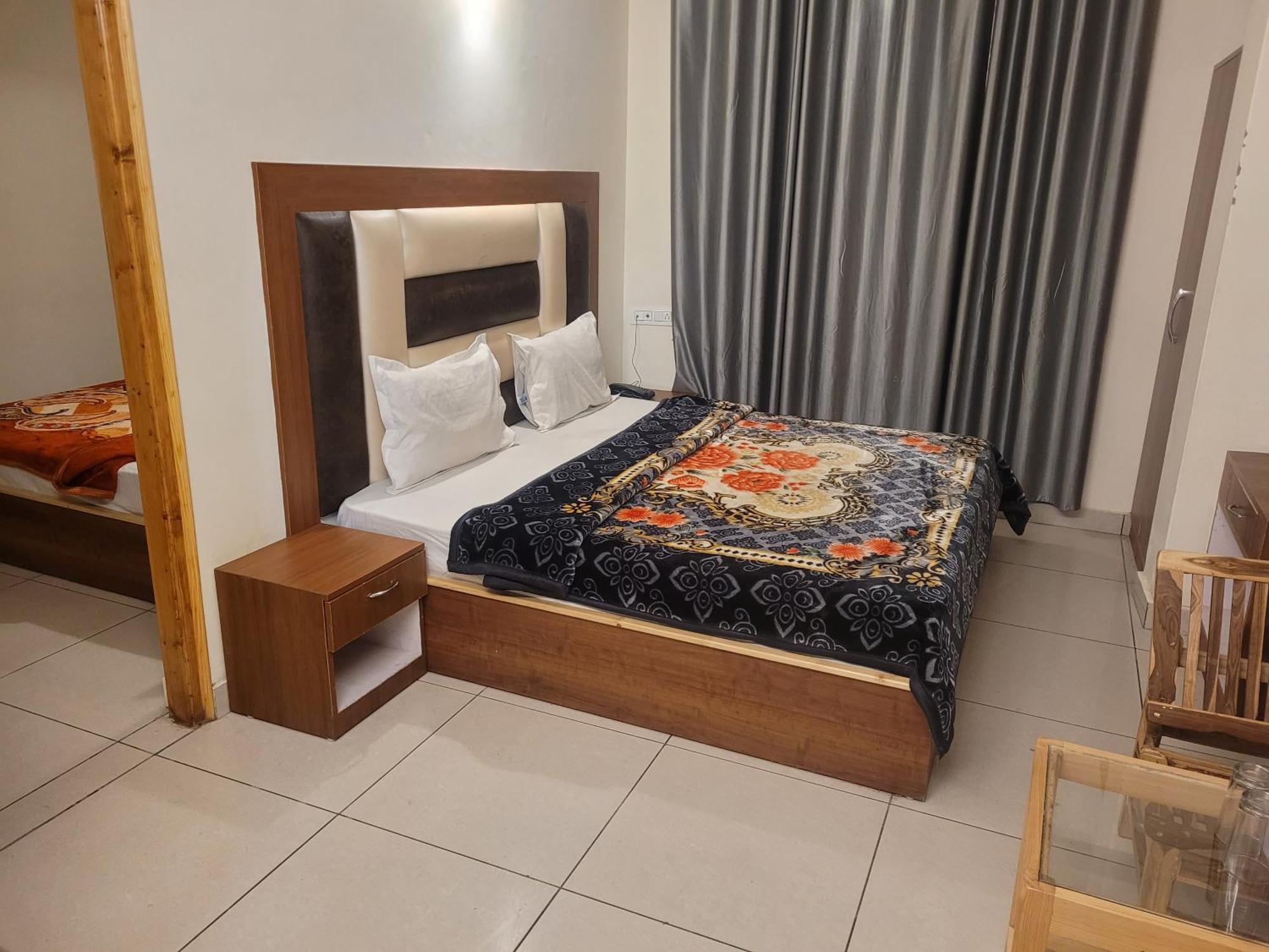 Hotel Snow Country Villa Manali  Bagian luar foto
